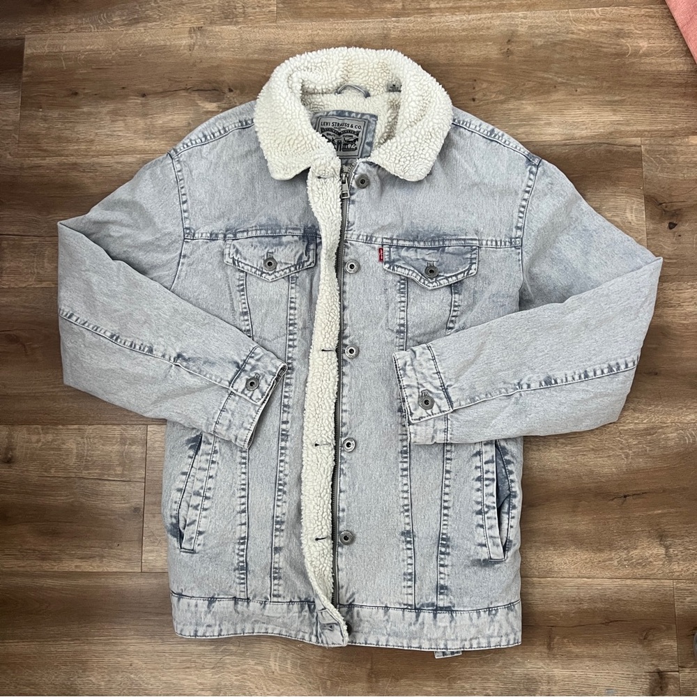 Levi’s Sherpa Denim Trucker Jacket Light Wash Size M Women’s